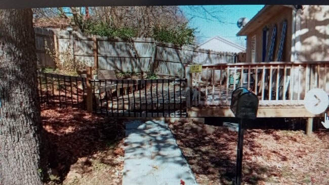 Photo - 832 W Eagle St