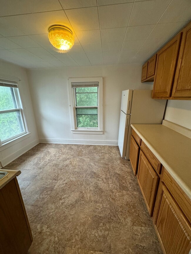 Photo - 700 W Dominick St Unit Apt 4