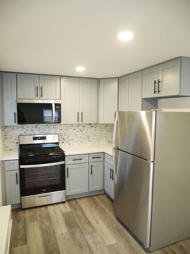 Photo - 305 A S Marlyn Ave Unit Apt A