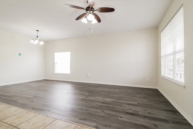 Photo - 113 Marathon Ln