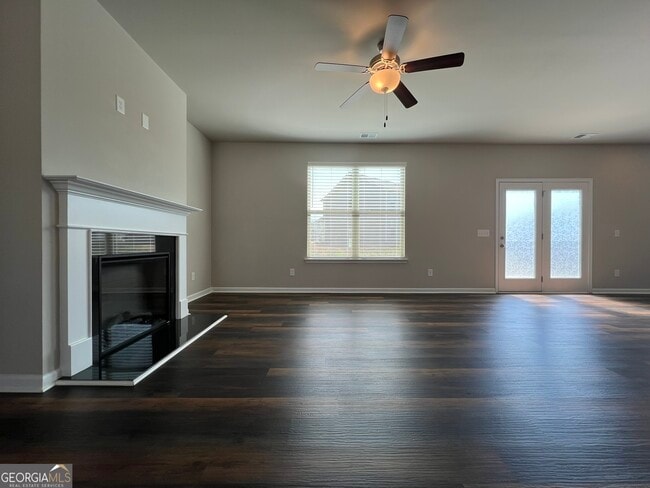 Photo - 204 Cornwell Wy