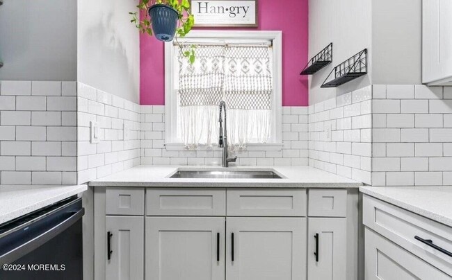 Photo - 15 Weller Pl