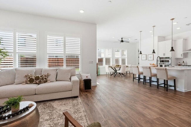Photo - 1550 Plumas Dr