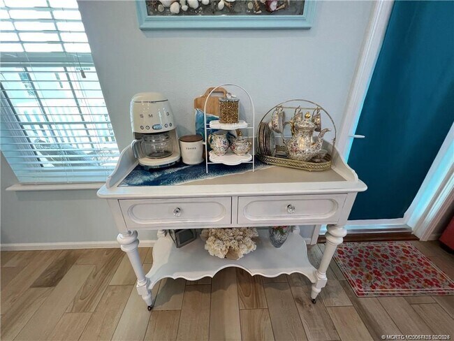 Photo - 102 NE Shoal Dr