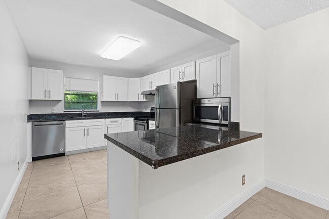 Building Photo - 1515 N Federal Hwy Unit #6