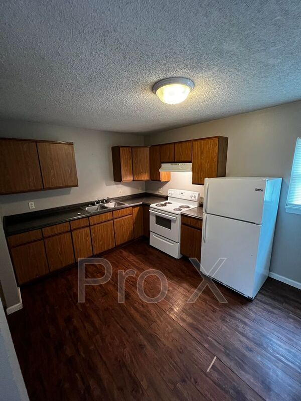 Photo - 1116 S Elm St