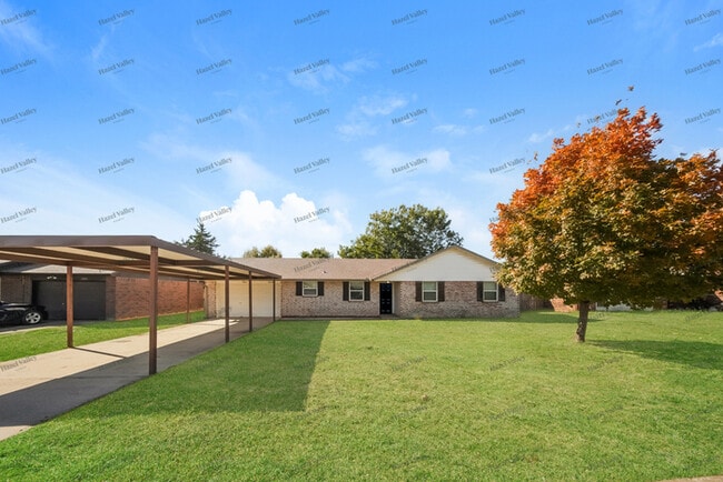 Building Photo - 20140 Timber Ridge Rd