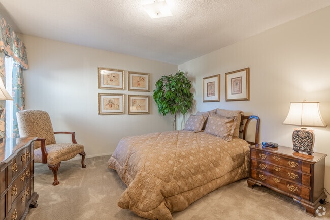 2BR, 2BA Townhouse - 1350SF