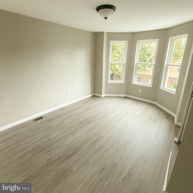 Photo - 1703 N Lambert St