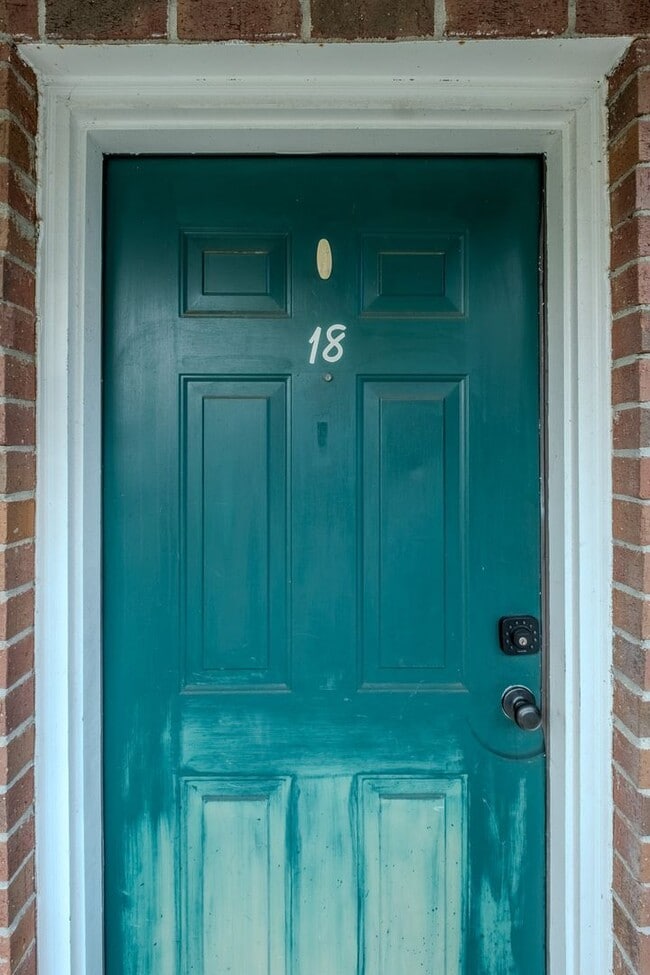 Photo - 100 Woodstone Dr