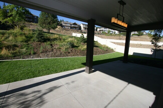 Photo - 713 W Willapa Ave