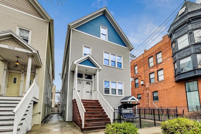 Photo - 1214 W Wrightwood Ave