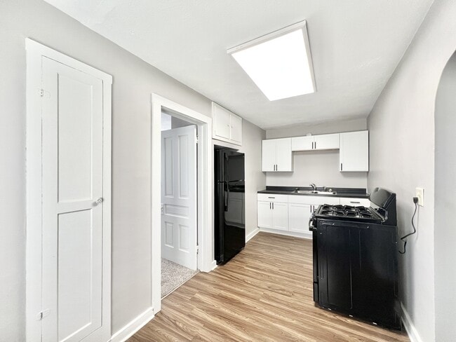 749 Parker Ave Unit 749 1/2