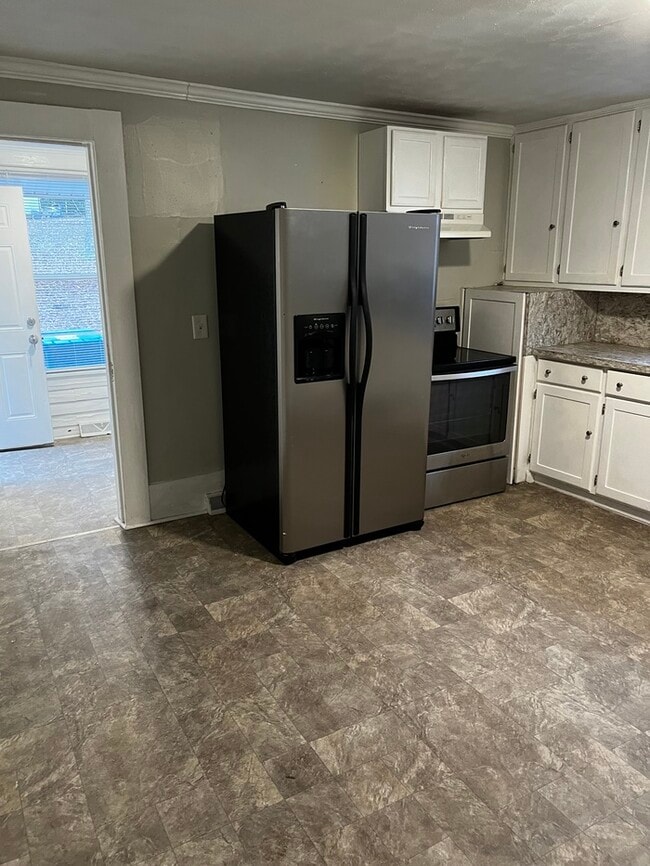 Photo - 703 Love St