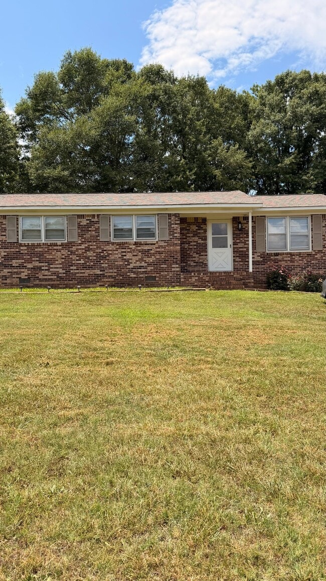 Photo - 111 Hunter Dr