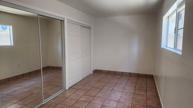 Photo - 5024 Santa Ana St