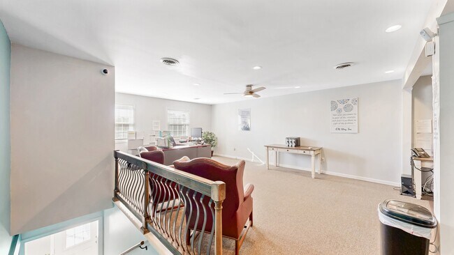 Photo - 383 W North St