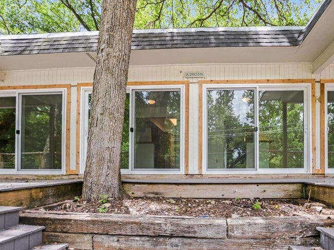 Photo - 2903 Edgewater Dr