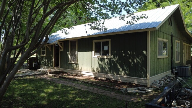 Building Photo - 414 3rd St Rental