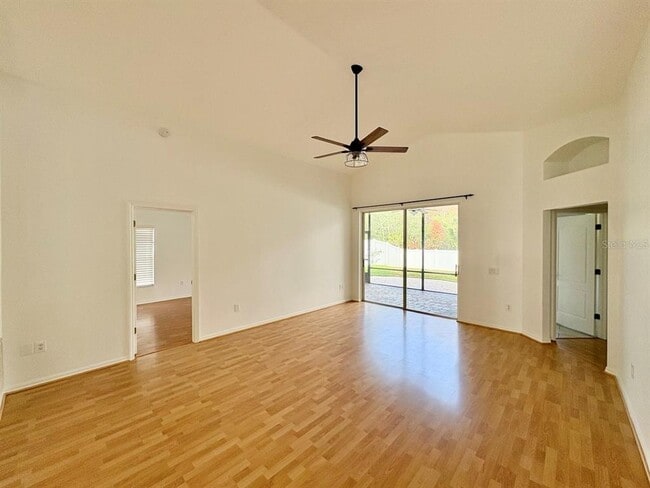 Photo - 30643 Tremont Dr