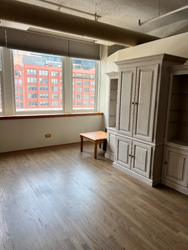 Photo - 161 W Harrison St