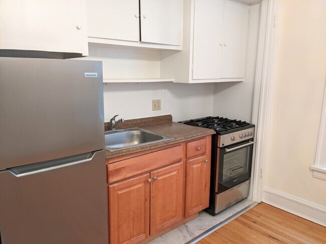 Photo - 729 Hinman Ave Unit 2E