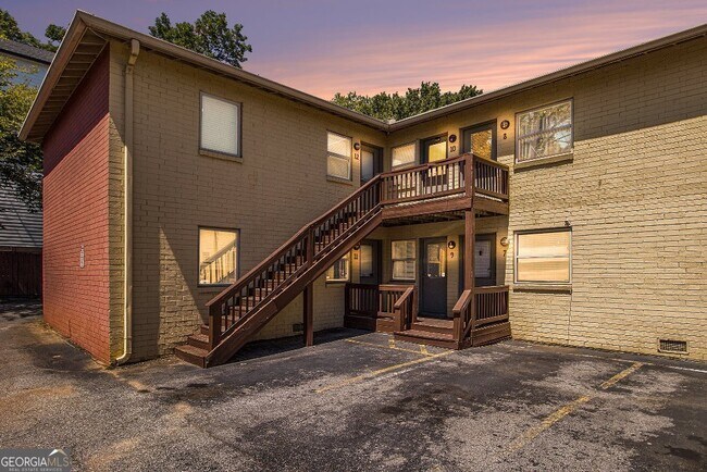 Photo - 561 Formwalt St SW Unit 9