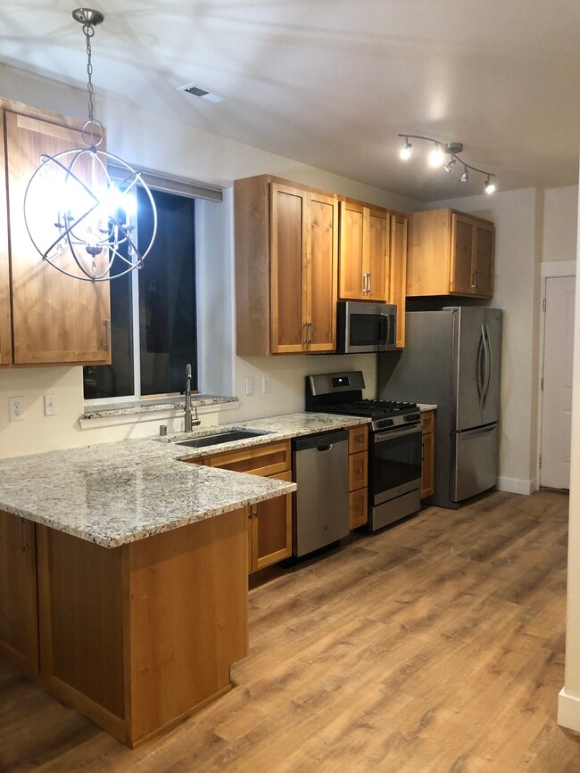 Photo - 1612 S Cochran St Unit Cochran