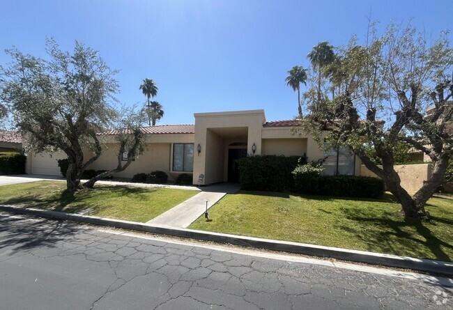 Building Photo - 11 Mission Palms Dr W Rental