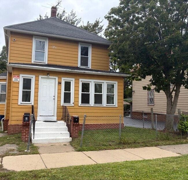 Building Photo - 702 Helmholz Ave Unit 1 Rental