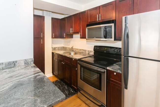 Photo - 4180 N Marine Dr Unit 403