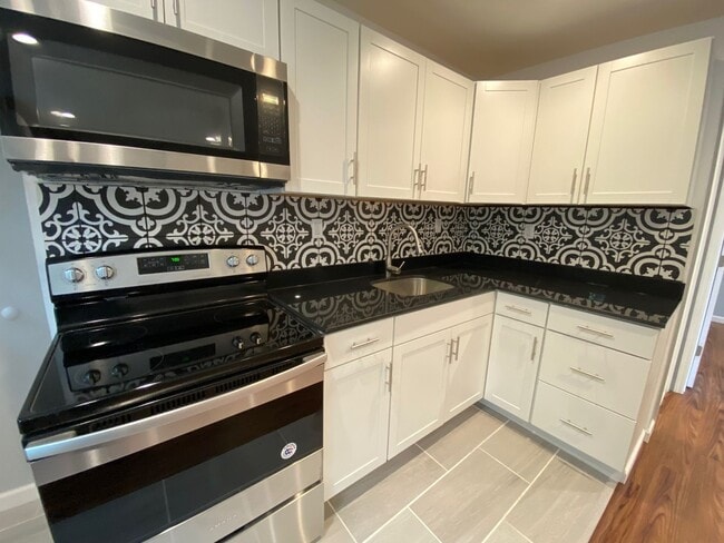 Building Photo - 383 Liberty St Unit 3