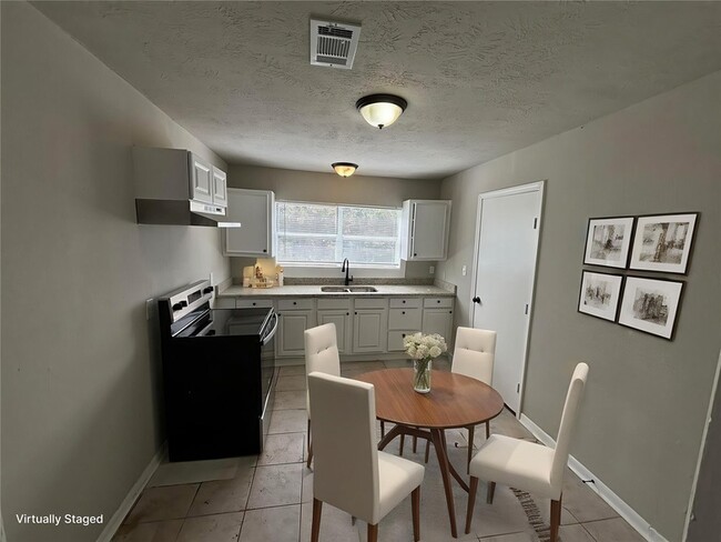 Photo - 4414 Botany Ln