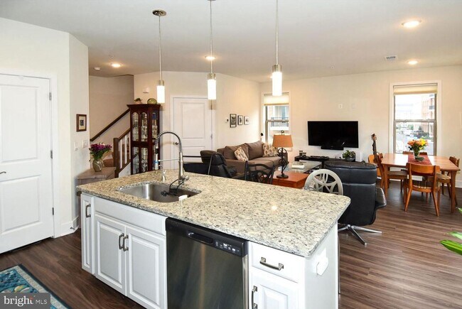 Photo - 4-Level Furnished townhome!
