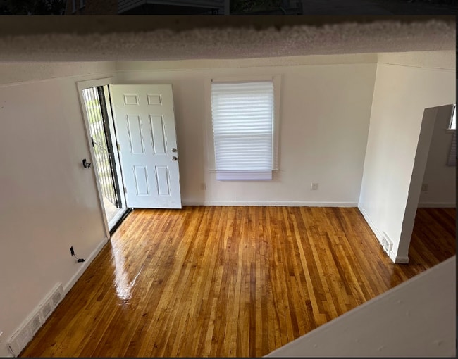 Photo - 19975 Schaefer Hwy