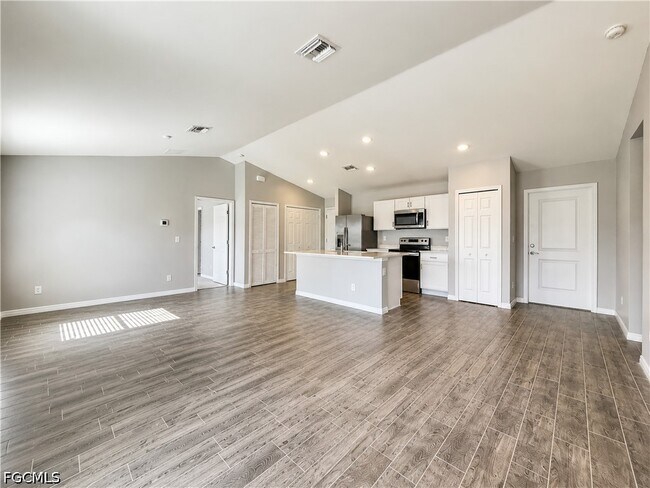 Photo - 2728 NE 5th Pl