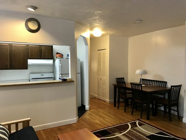 Building Photo - 8 Follen St Unit 1