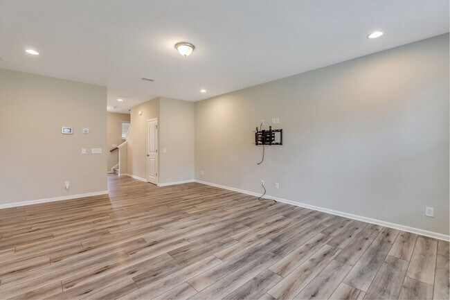 Photo - 4 Bed/2.5 Bath in The Commons