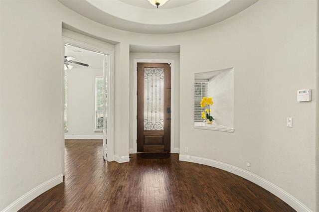 Photo - 2412 Lynbridge Dr