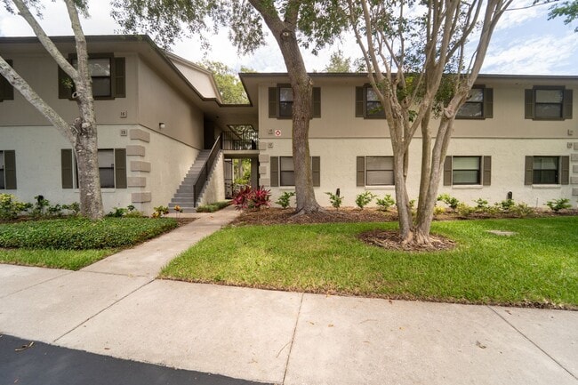 2/2 Second Floor Apartment - 2/2 Second Floor Apartment