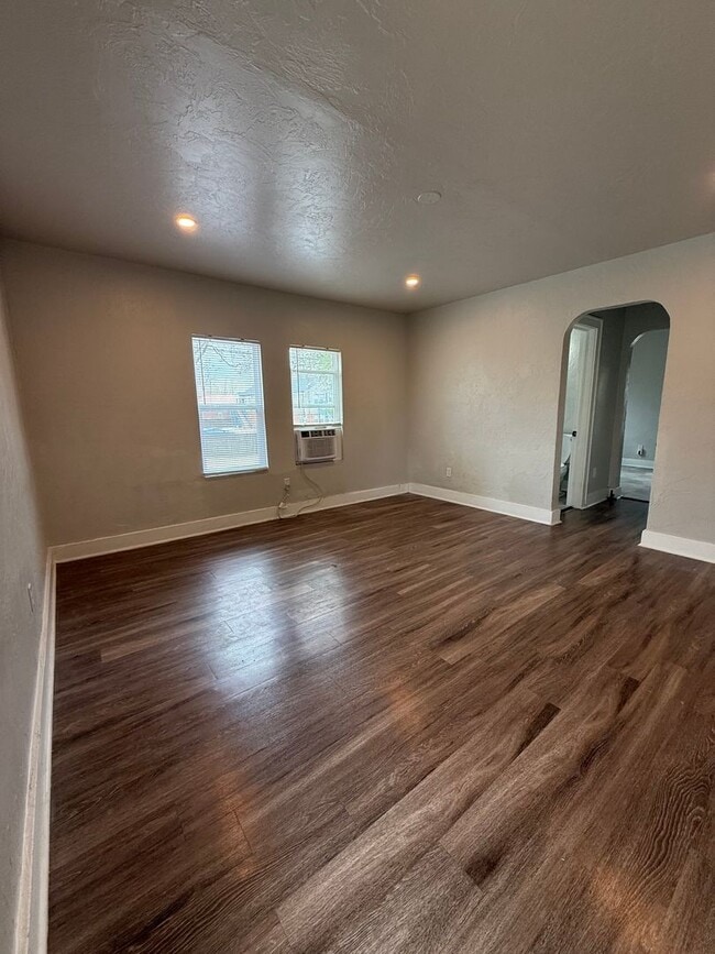 Photo - N. Villa Ave - Triplex Unidad B