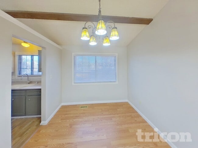 Photo - 5528 Old Farm Cir E