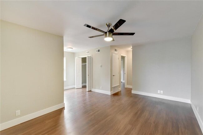 Photo - 7504 Carver Ave