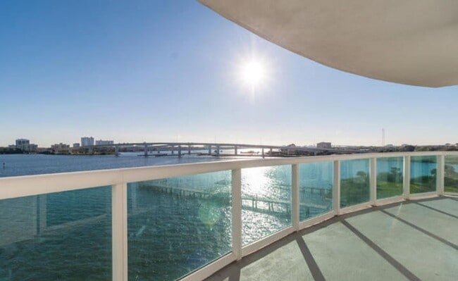 Direct riverfront 3 bedroom 3 bath - Direct riverfront 3 bedroom 3 bath