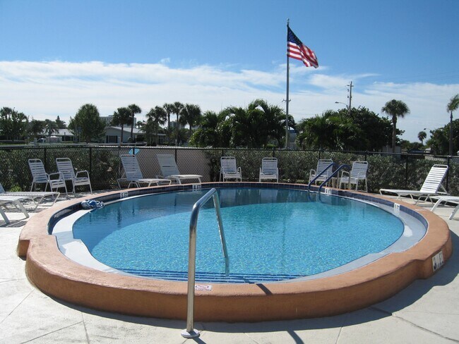 Photo - 200 The Esplanade N