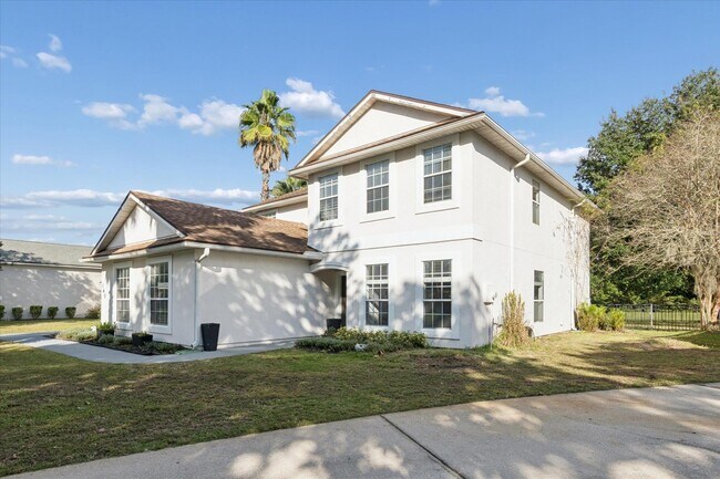 Building Photo - 140 Corral Cir