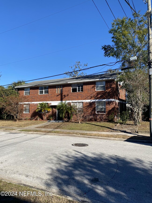 Building Photo - 3121 Belden St Rental
