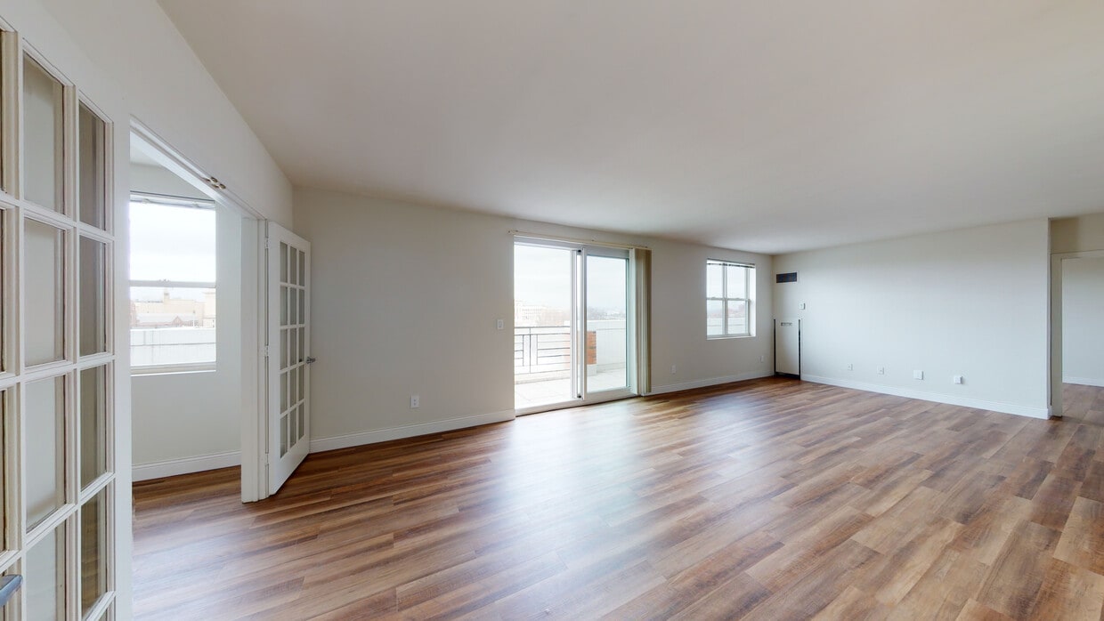 Photo - Center Place Apartments
