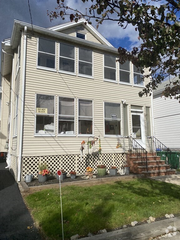 Building Photo - 42 Mayberry Ave Rental
