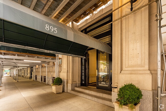 Photo - 895 W End Ave